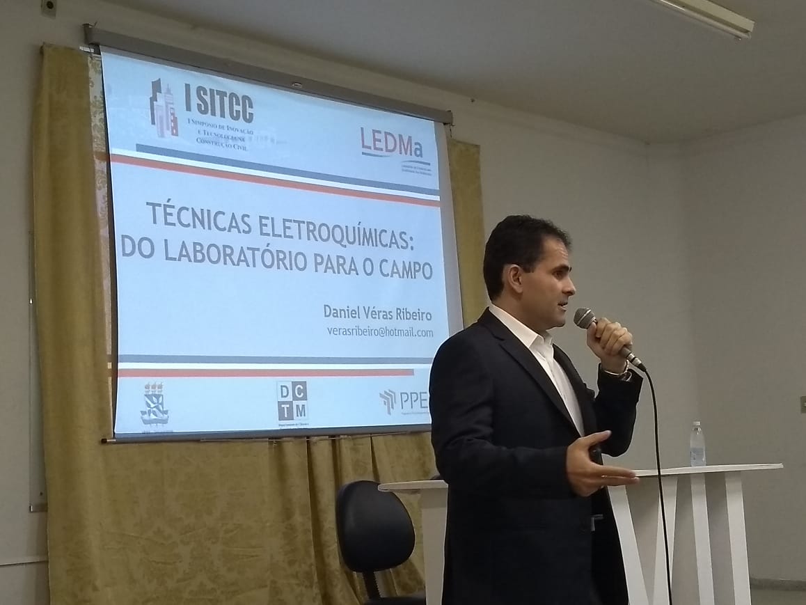 Coordenador do LEDMa palestra em Simpósio da cidade de Feira de Santana